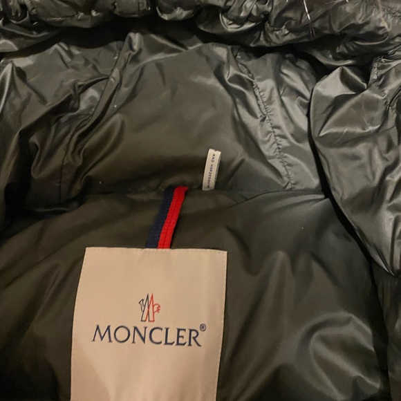 Moncler boed with fur size 3 - Picture 8 of 16